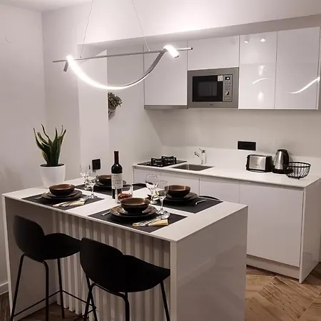 公寓 Beautiful Apartment,amazing View,parking!